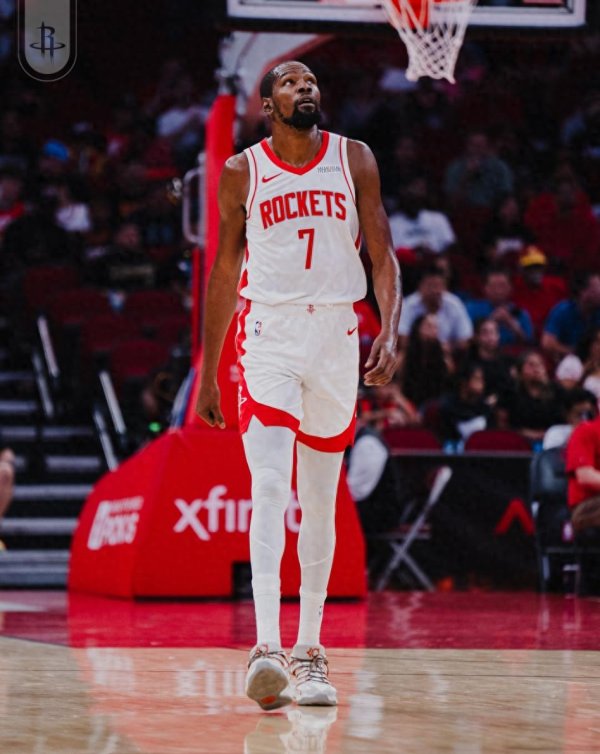 股查查 从4中1到10中7: 杜兰特首秀23分钟轰20分 火箭续约他已入倒计时